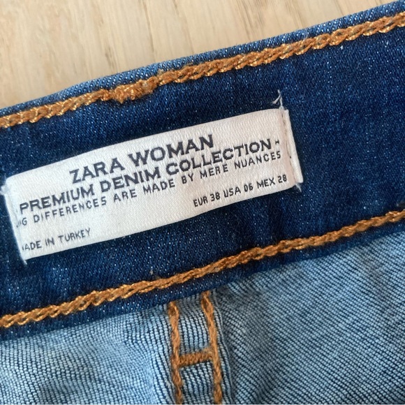 Dark wash distressed denim shorts - Picture 7 of 8